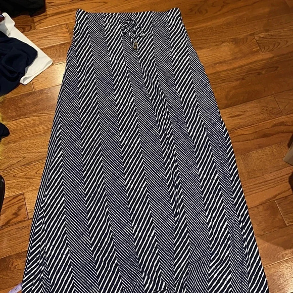 Michael Kors Geo print Maxi Skirt Sz S - Picture 3 of 12